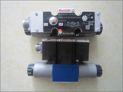 力士乐 Rexroth                      R900974817 4WRAE6W1-30-2XG24K31F1V